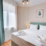 Izida Palace 3* סאני ביץ'