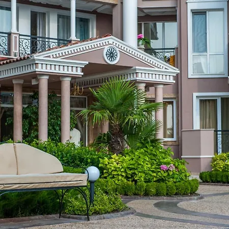 Izida Palace 3*