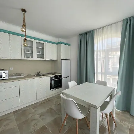 Izida Palace 3*