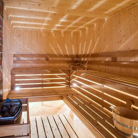 Izida Palace شقة فندقية