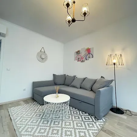 Izida Palace شقة فندقية