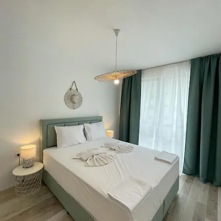 Izida Palace Ξενοδοχείο με διαμερίσματα Σάνι Μπιτς