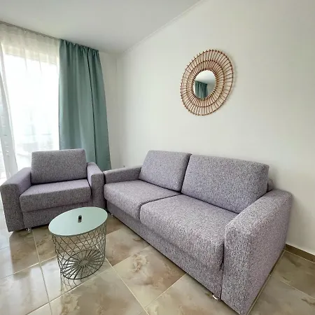 Izida Palace ساني بيتش