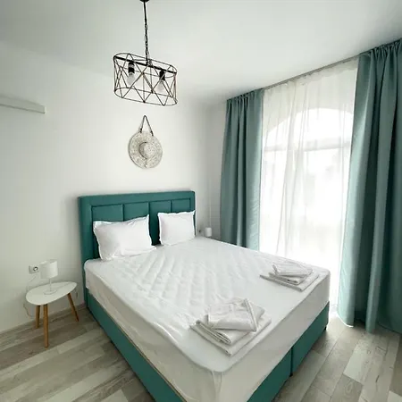 Izida Palace ساني بيتش