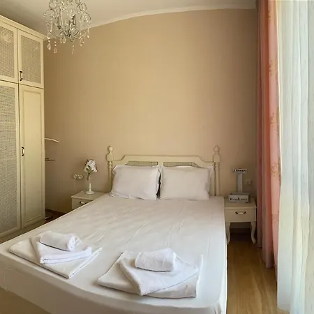 Izida Palace Ξενοδοχείο με διαμερίσματα Σάνι Μπιτς