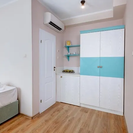 Izida Palace Hotel apartamentowy