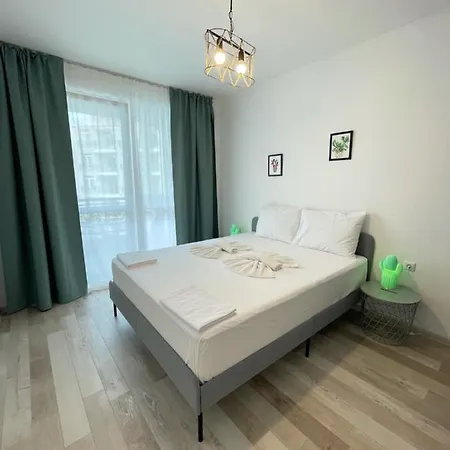 Izida Palace Lägenhetshotell 3*
