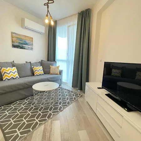Izida Palace Apartmanhotel Napospart