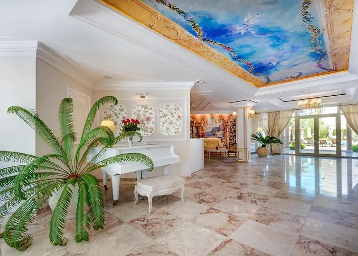 Izida Palace Appart hôtel 3*